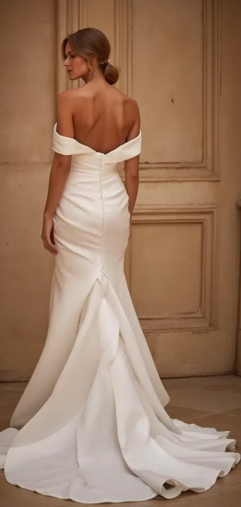 Elegant Mermaid Wedding Dress with a Sleek and Modern Fit