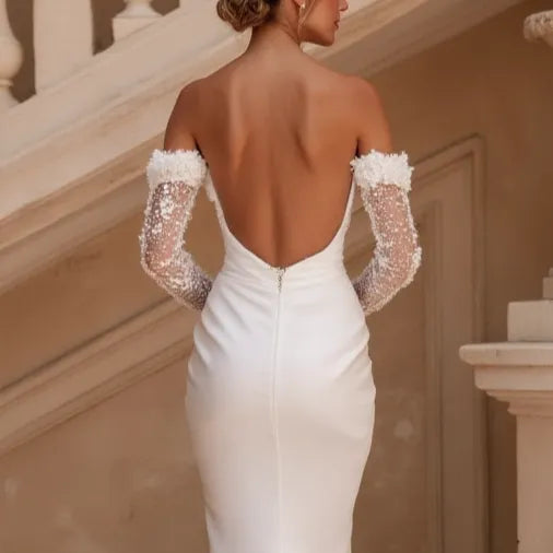 Trumpet Wedding Dress with a Strapless Neckline for a Chic Look
