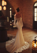 Luxurious Mermaid Wedding Gown, Long Sleeves, and a Sweetheart Neckline for a Regal and Flattering Bridal Look