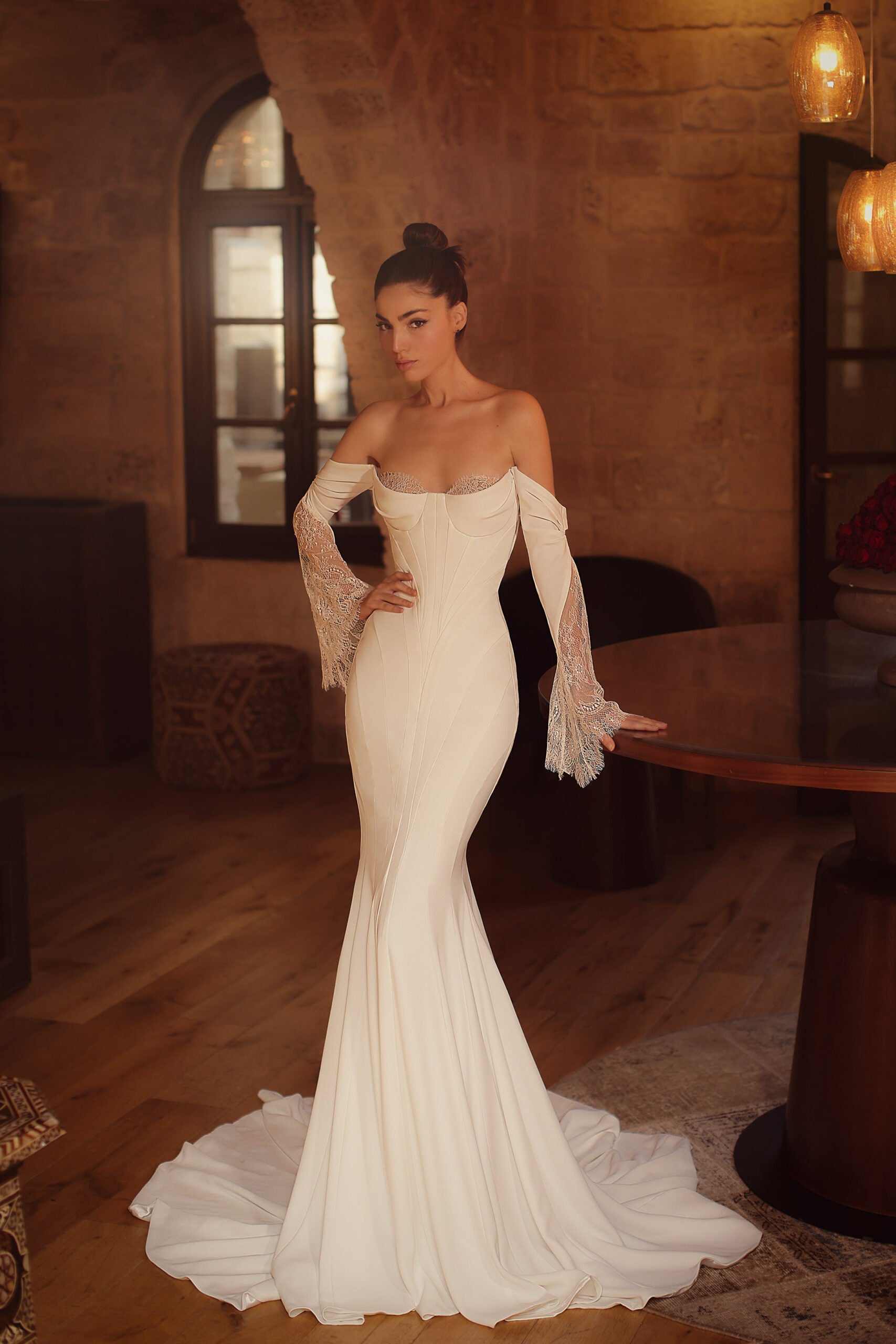 Luxurious Mermaid Wedding Gown, Long Sleeves, and a Sweetheart Neckline for a Regal and Flattering Bridal Look