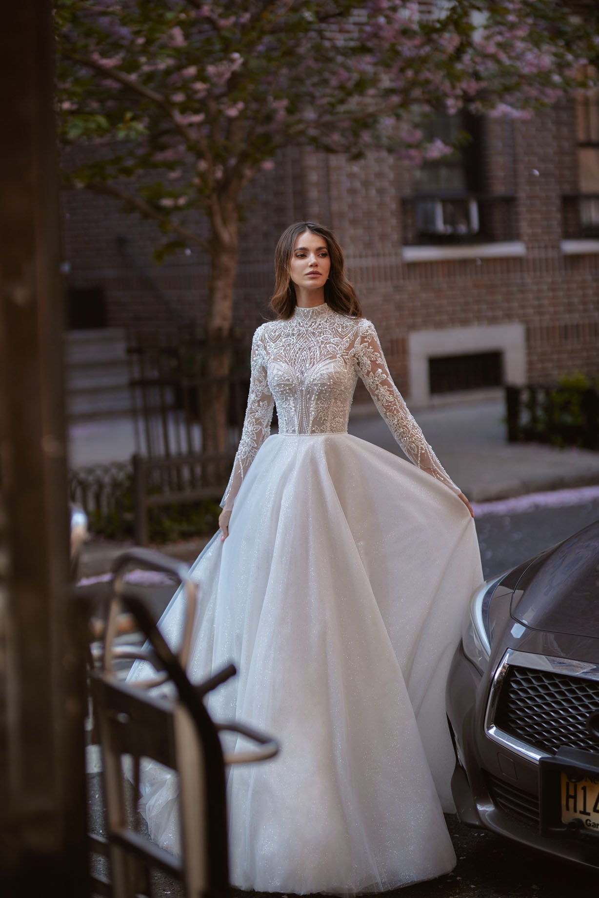 Lorie vintage kant a-line trouwjurken glitter tule borstel trein hoge nek appliques bruidsjurken lange mouwen bruid jurk